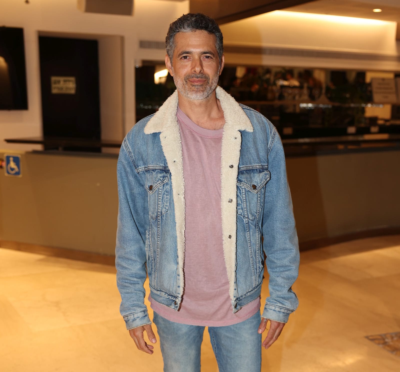 הלוק הג'ינסי. דן שפירא. צילום: אור גפן