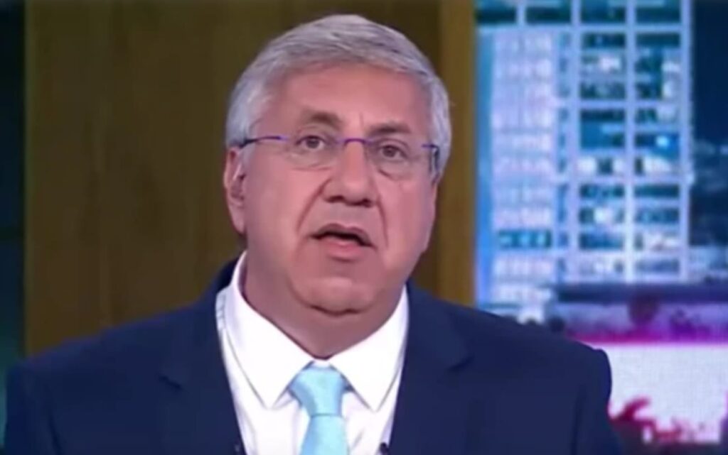 השדרן והפרשן יעקב ברדוגו. צילום: מסך "ערוץ14"