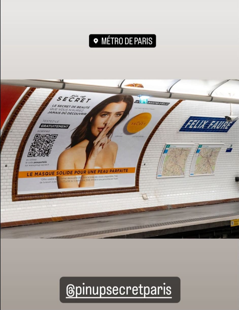 קמפיין החוצות של "פינאפ סיקרט" בפריז. צילום: מסך רשתות חברתיות