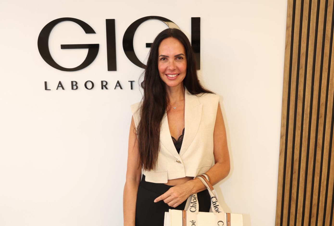 שוב על הרגליים. רוית אסף. צילום: אור גפן