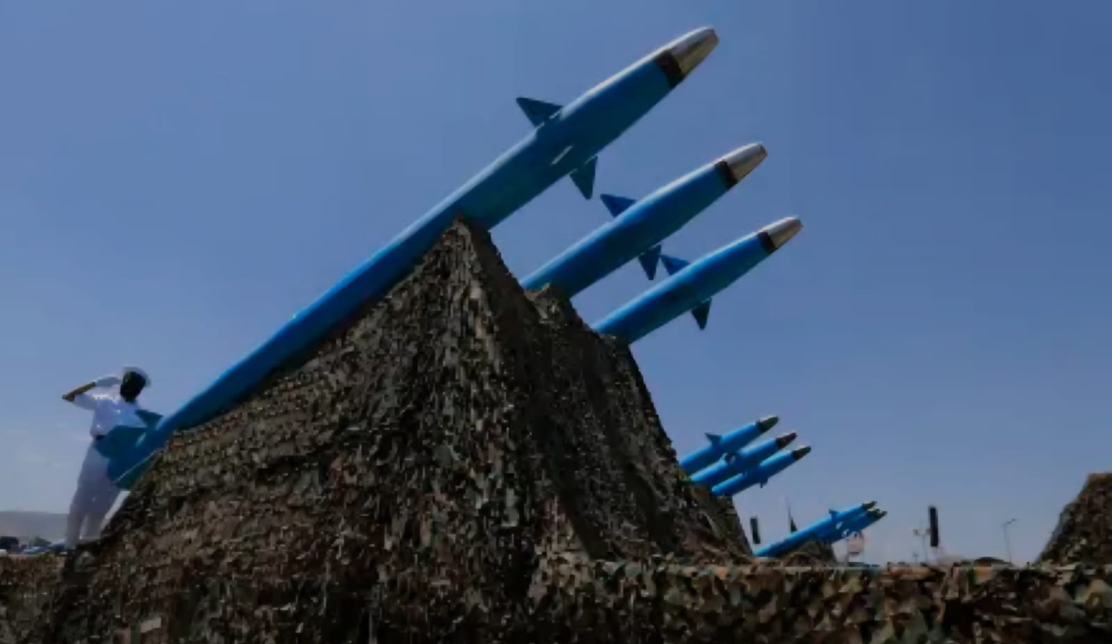 ירי טילים מתימן. צילום: מסך רשתות ערביות\לפי סעיף 27א'