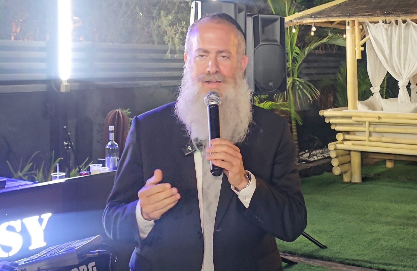 הרב שמואל ביסטרוצקי, מנהל בית חב"ד סביון. צילום: מערכת "פוסט ניוז"