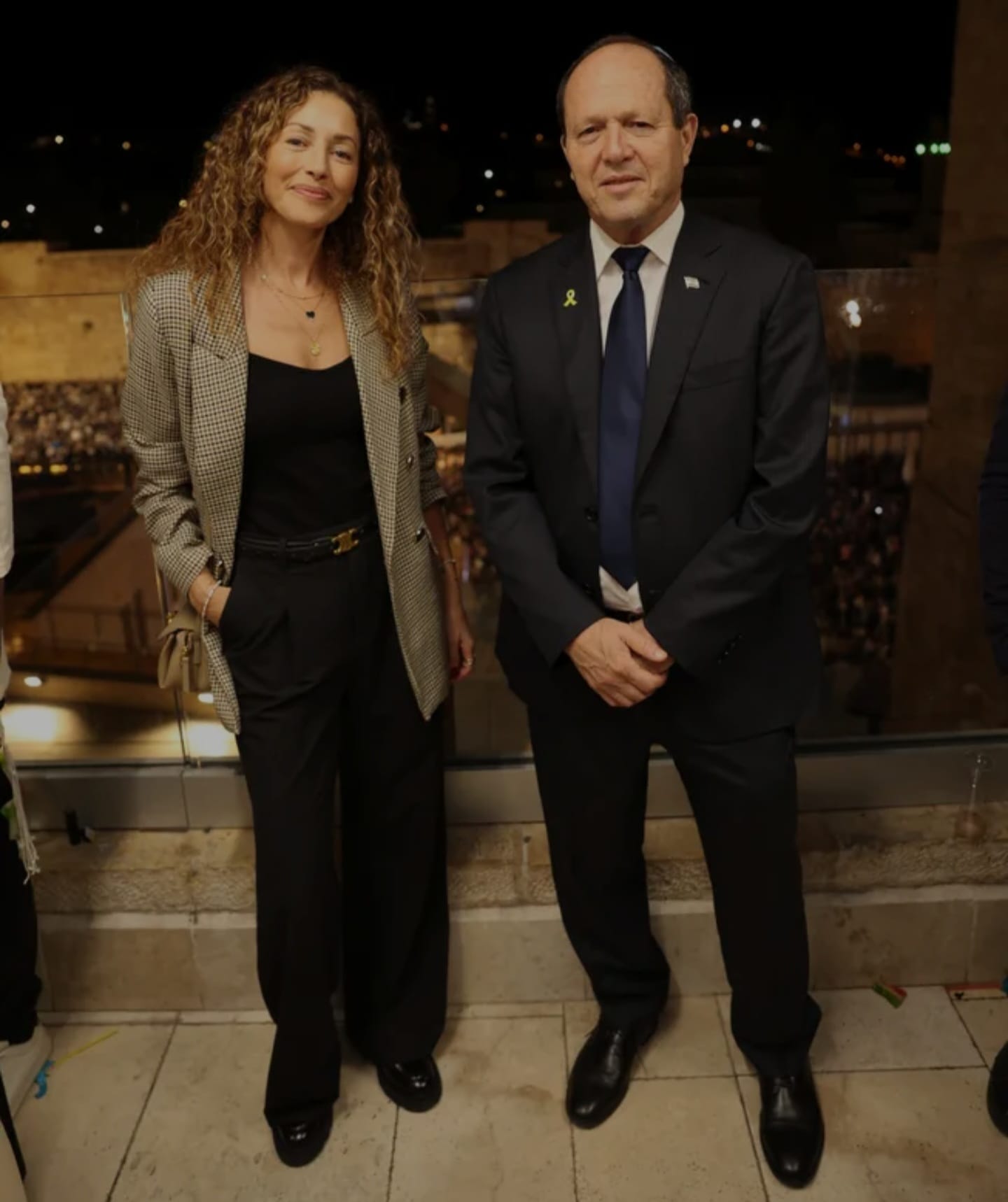 השר ניר ברקת (הליכוד) והדוגמנית בדימוס, שירלי בוגנים. צילום: אור גפן