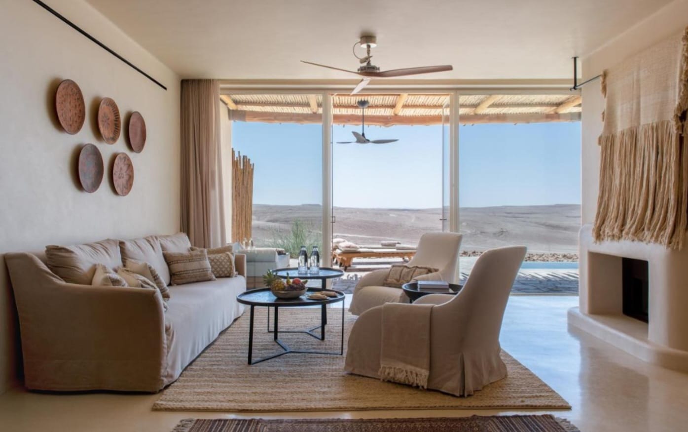 יוקרה שכבשה את המדבר והעולם. מלון שחרות. צילום: מסך אתר בוקינג