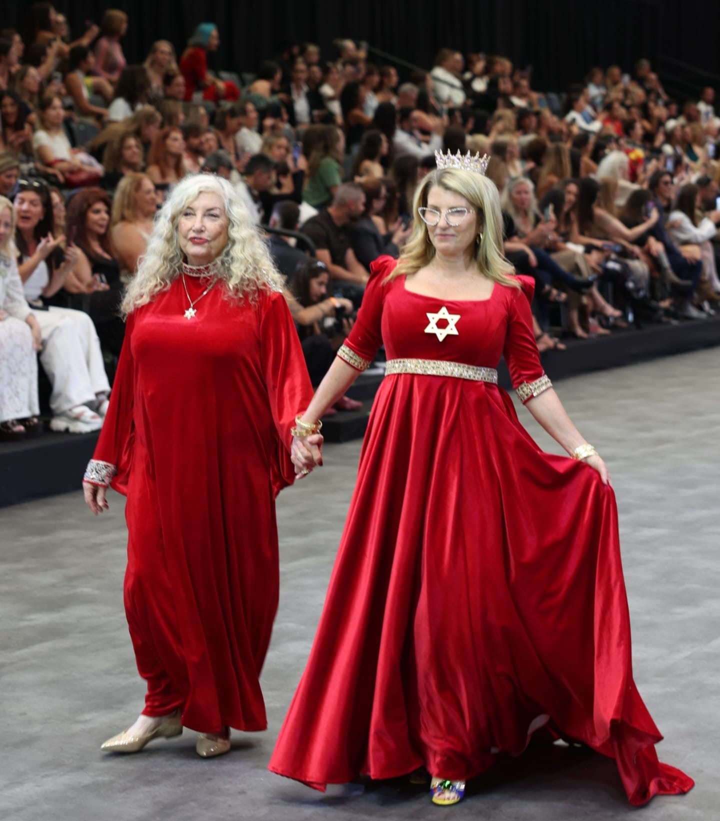 שורפות את המסלול. שרון ואביב. צילום: אור גפן