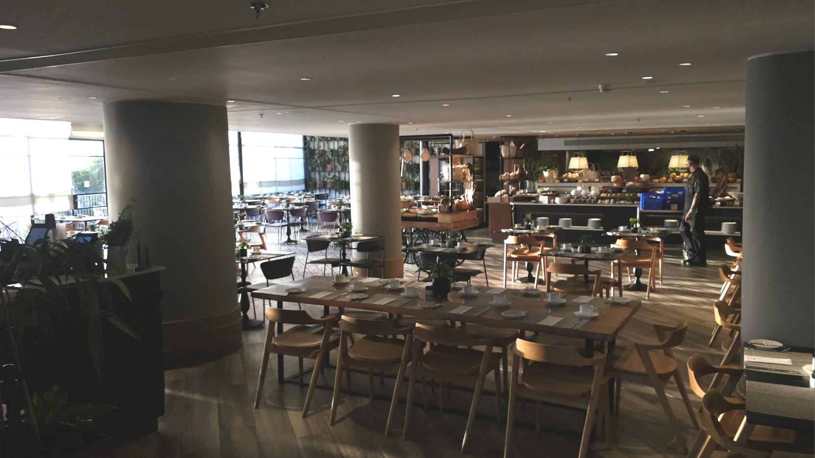 הצצה לחדר האוכל של המלון. צילום: מערכת "פוסט ניוז"