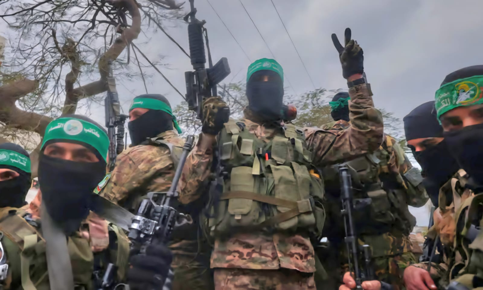 מחבלי ארגון הטרור חמאס. צילום: מסך רשתות ערביות