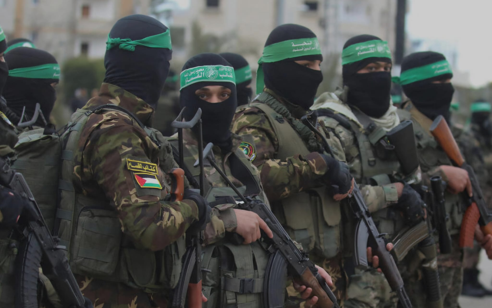 מחבלי ארגון הטרור חמאס. צילום: מסך רשתות ערביות