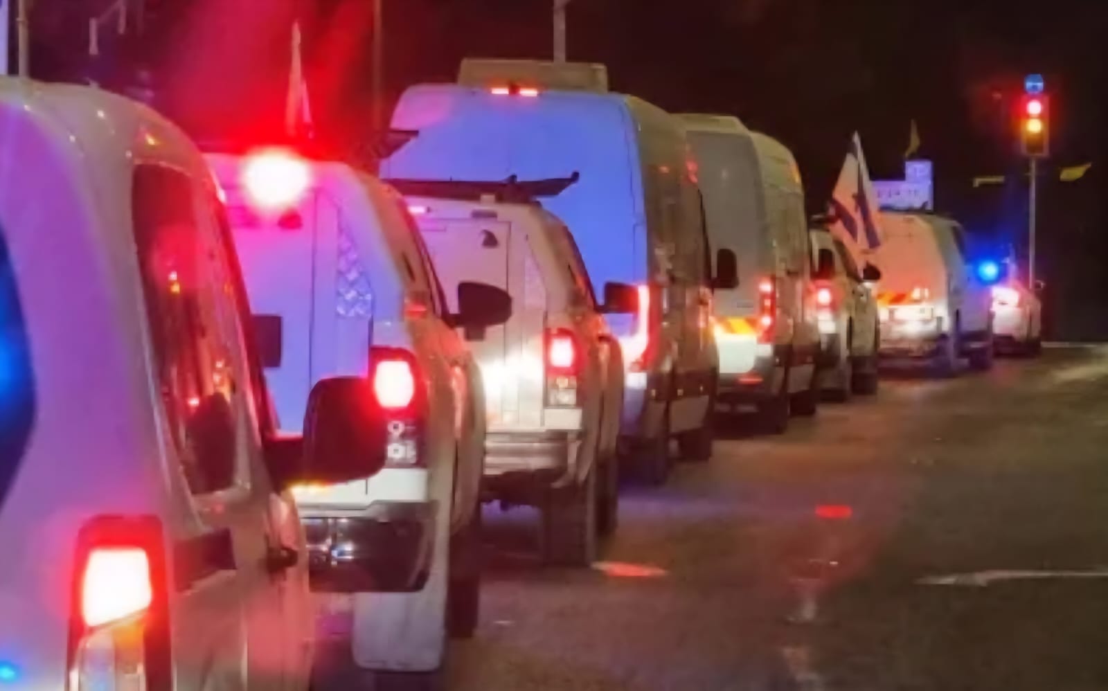 גופות החללים החטופים בדרכם למכון לרפואה משפטית. צילום: דוברות המשטרה