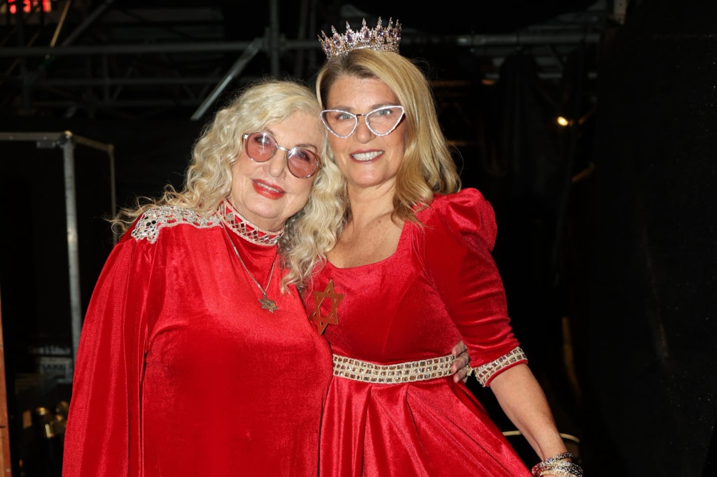 הכוכבות מבית משפ' אדם. שרון אדם ואביבה שמר. צילום: אור גפן