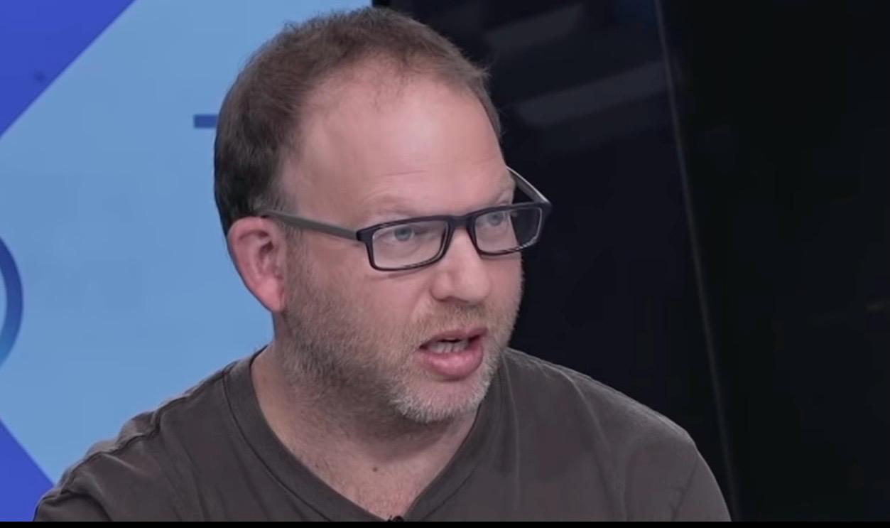 העיתונאי אביעד גליקמן. צילום: מסך יוטיוב