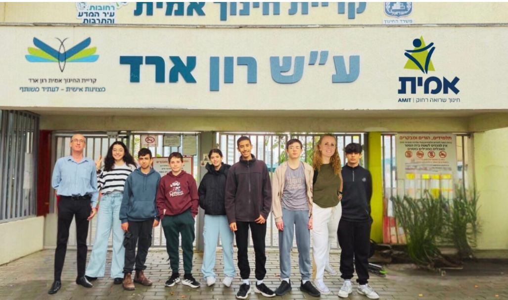 נבחרת החלל של בית החינוך אמית רון ארד ברחובות. צילום: בית ספר רון ארד רחובות\לפי סעיף 27 א'