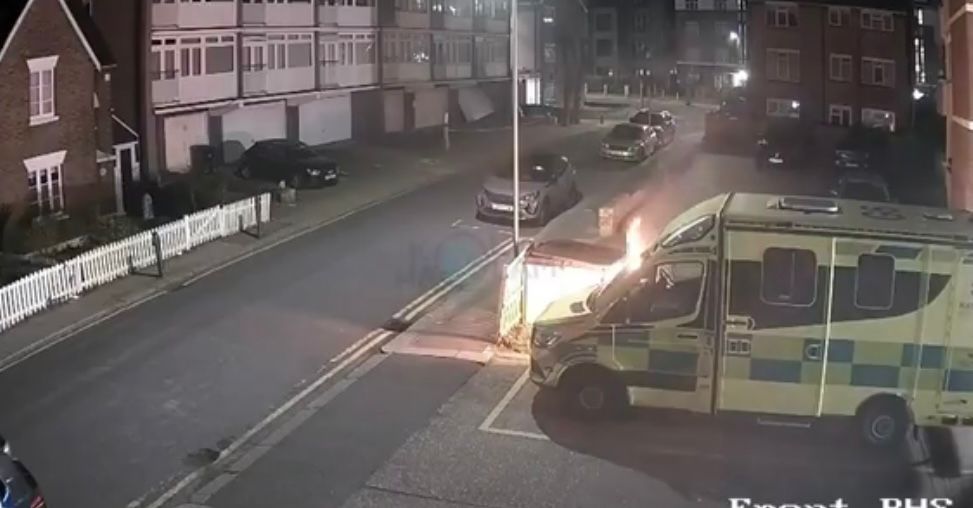 רגעי ההצתה. צילום: מצלמות אבטחה\לפי סעיף 27 א'