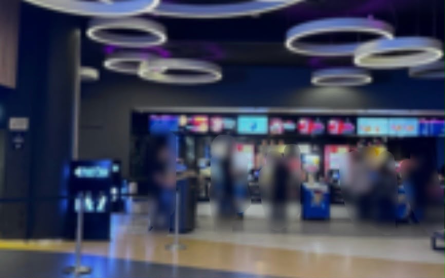 בית קולנוע "הוט סינמה" בקניון עופר רחובות. צילום: מסך אתר "הוט סינמה"
