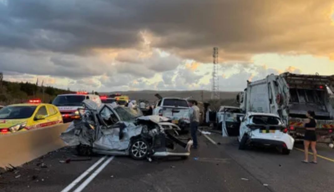 זירת התאונה הקטלנית. צילום: דוברות מד"א